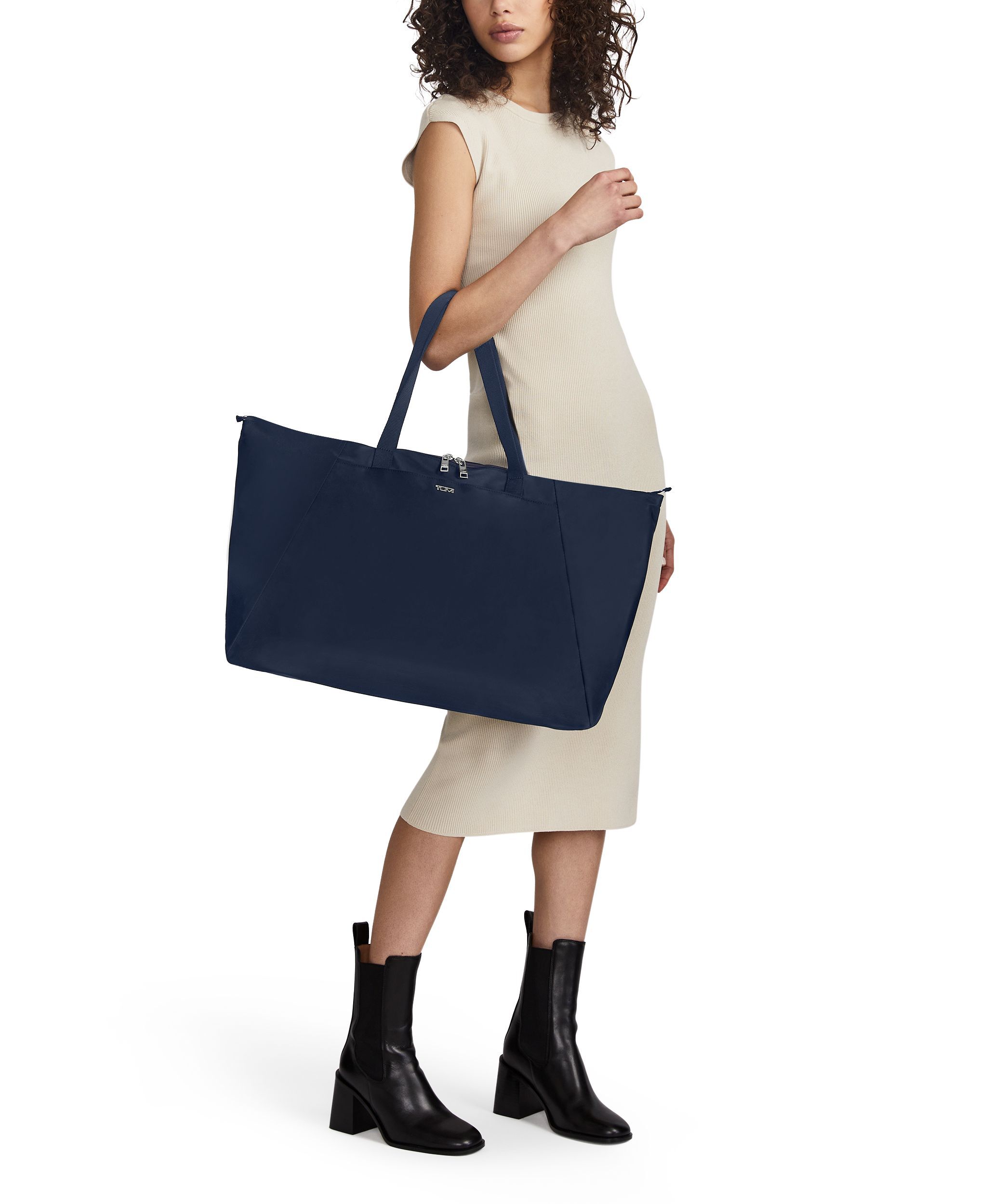 Tumi voyageur just in case tote hotsell