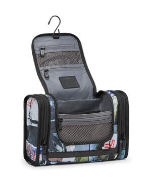 Alpha Hanging Travel Kit Alpha Hanging Travel Kit