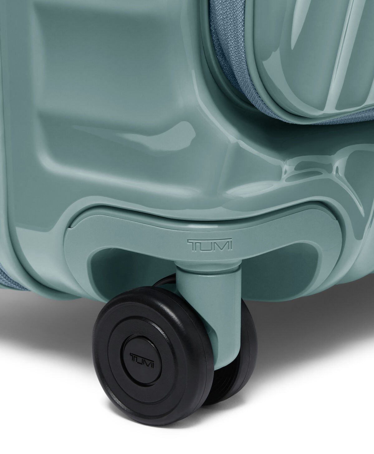 19 Degree Front Access Bagaglio da stiva Medio Espandibile con accesso frontale