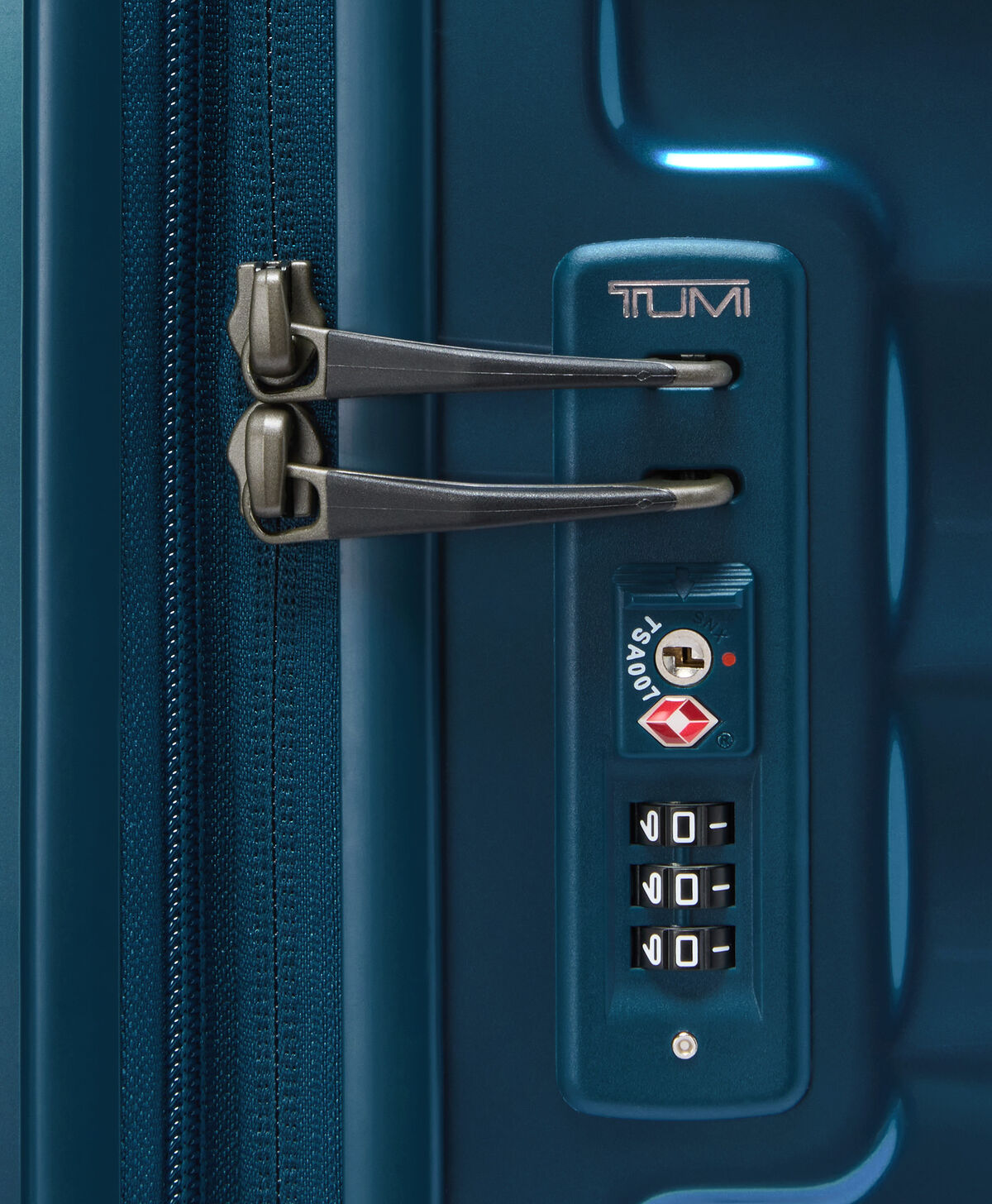 TUMI Extended Trip Expandable Checked Luggage 76 cm