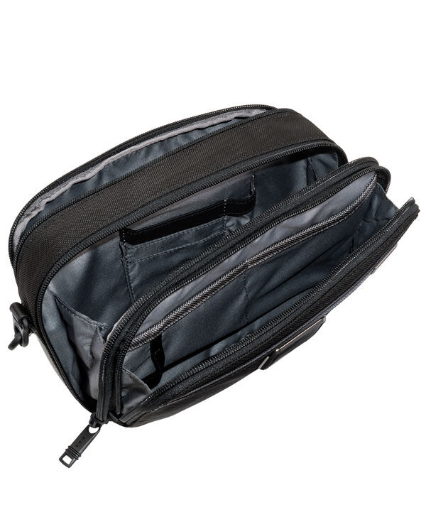 Tumi clutch outlet