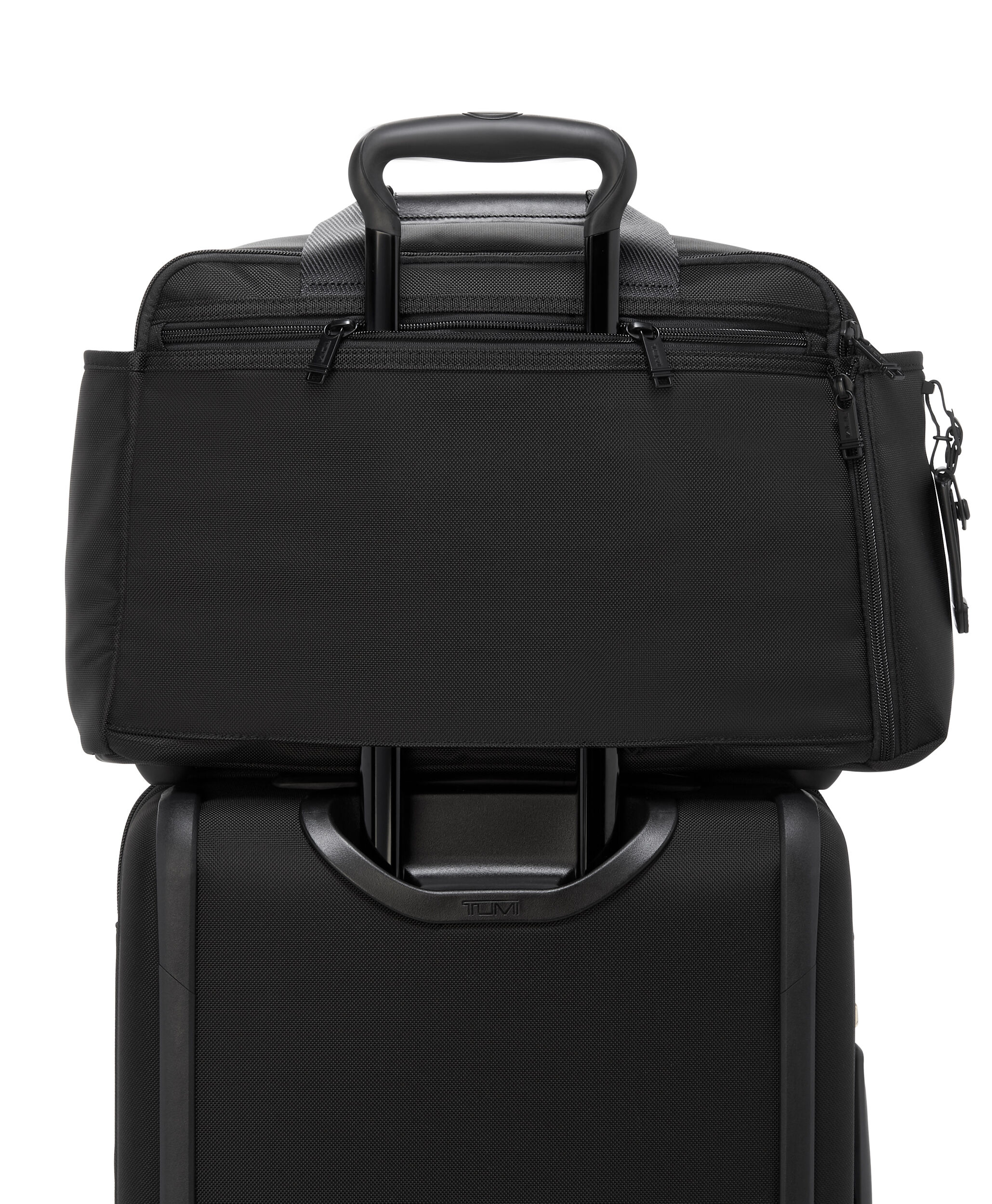 Tumi tahoe sonoma day duffel top