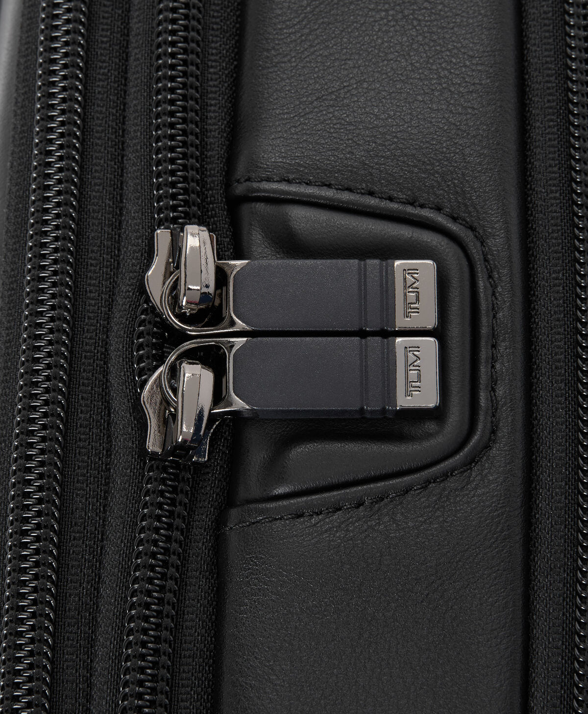 ALPHA Pochette