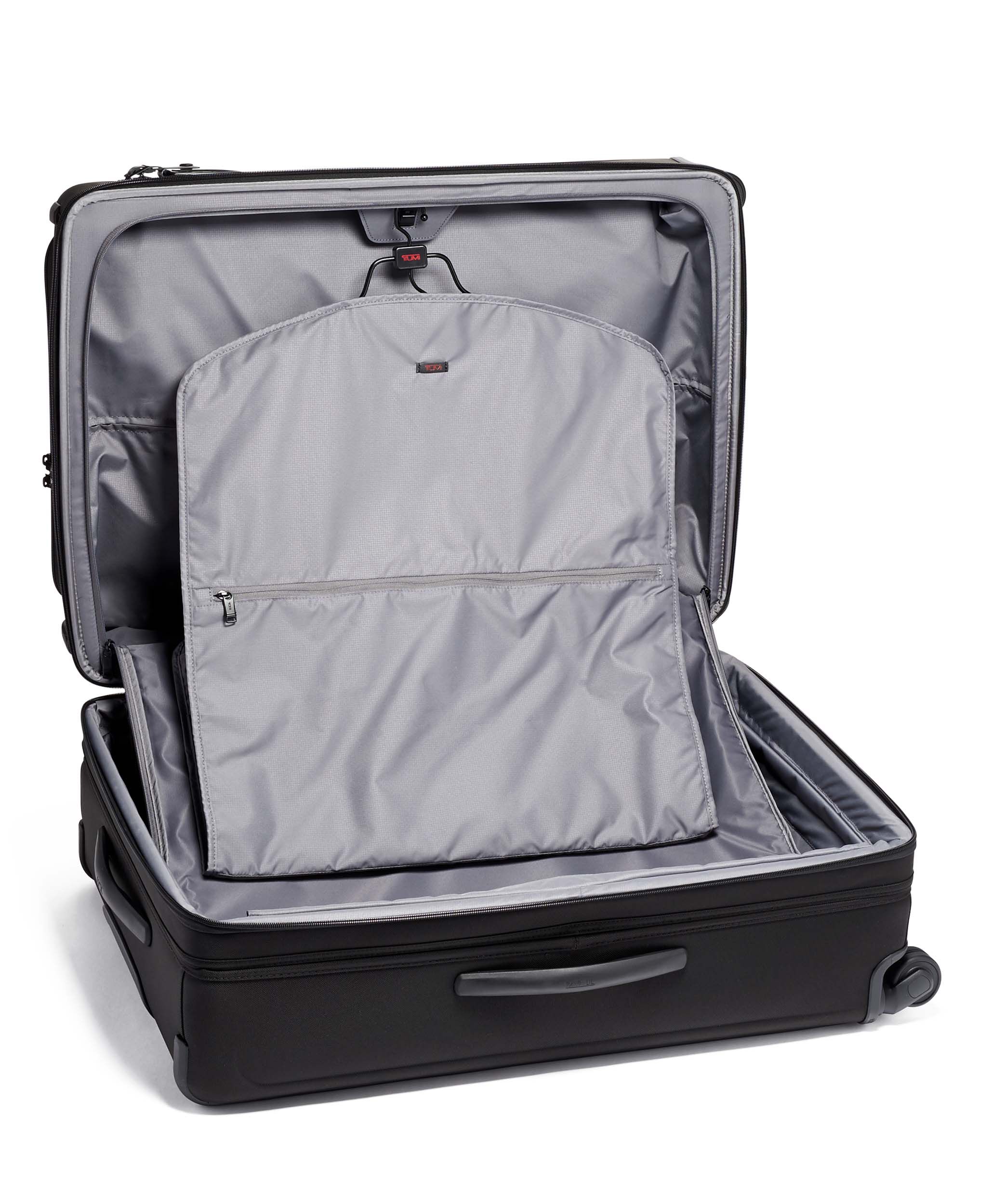 Alpha suitcase shop