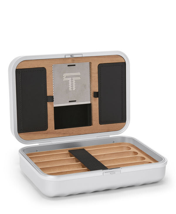Tumi broadview travel kit hotsell