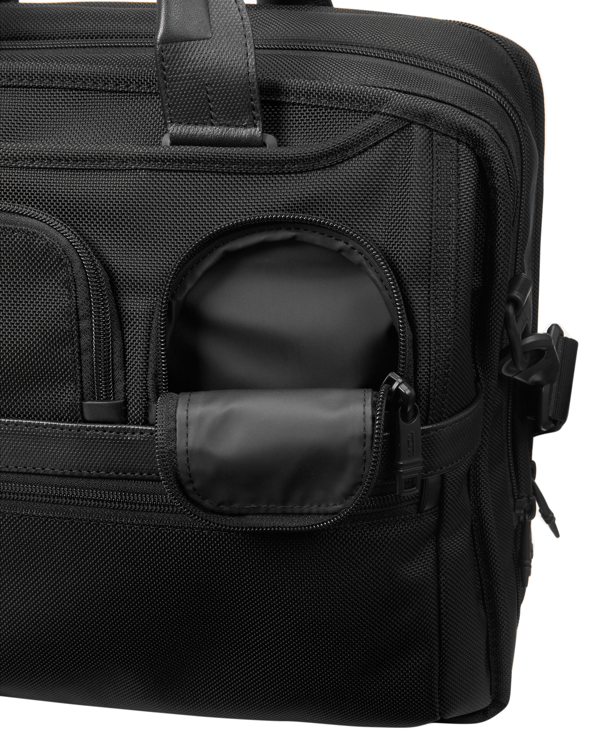 tumi alpha 2 expandable organizer computer brief
